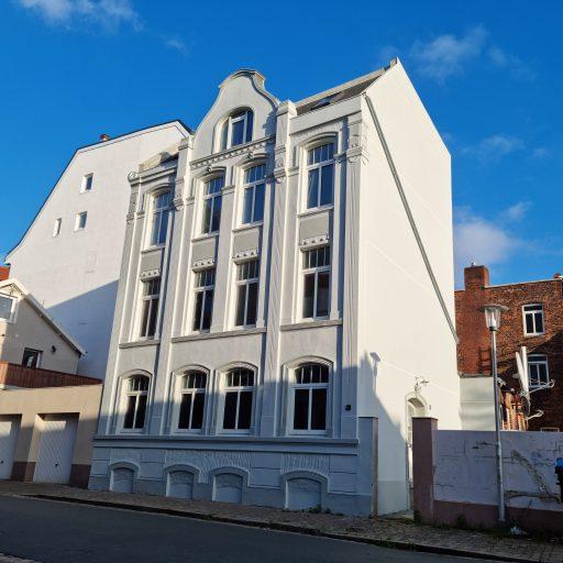 Neu renoviertes Mehrfamilienhaus mit 4 Wohnungen in Cuxhaven